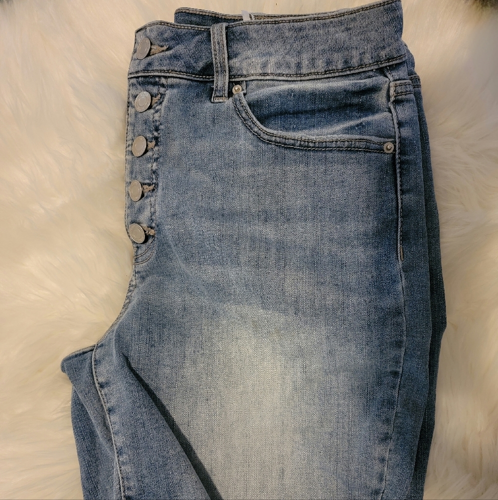 Time and Tru High Rise Bermuda Shorts